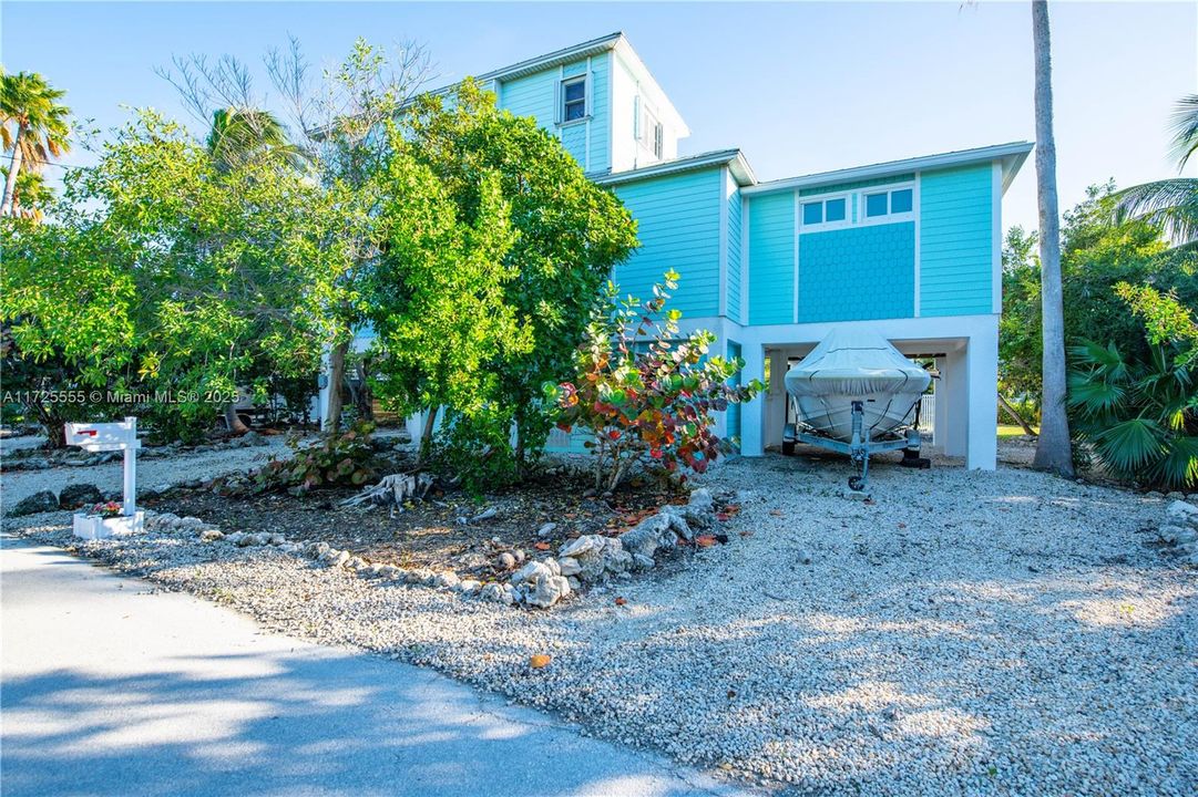 Recently Sold: $1,380,000 (3 beds, 2 baths, 2100 Square Feet)