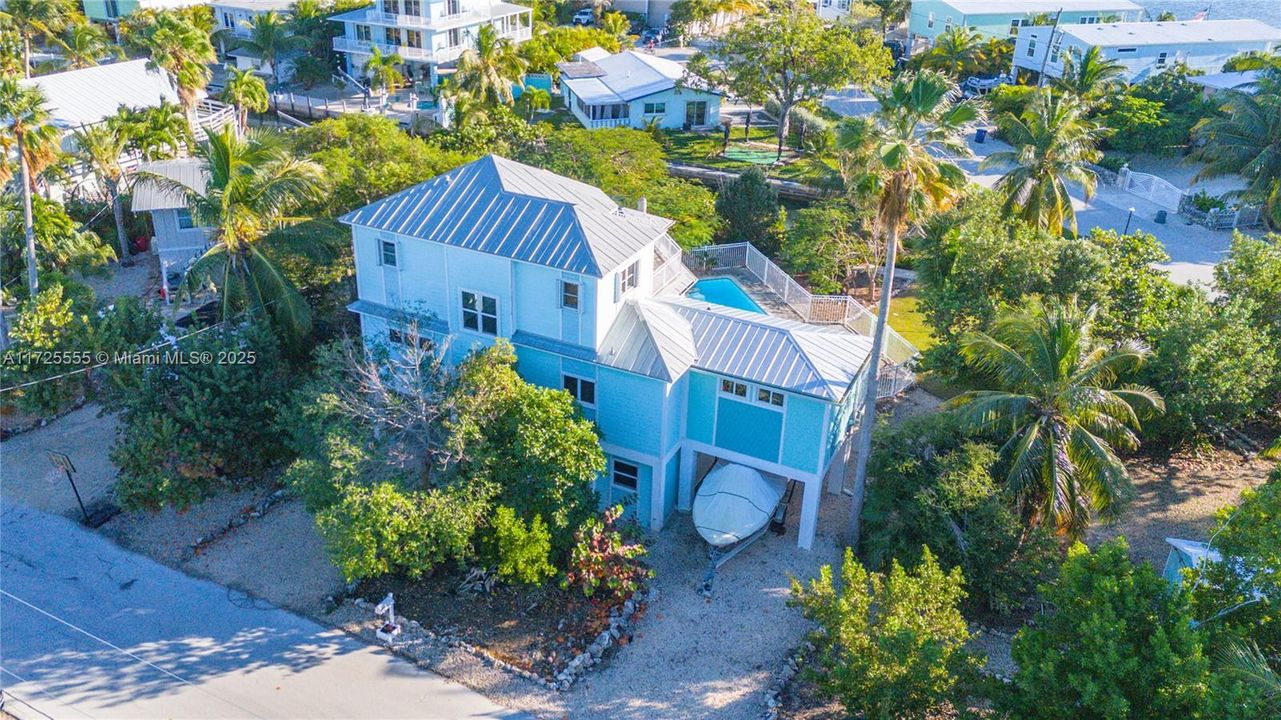 Recently Sold: $1,380,000 (3 beds, 2 baths, 2100 Square Feet)