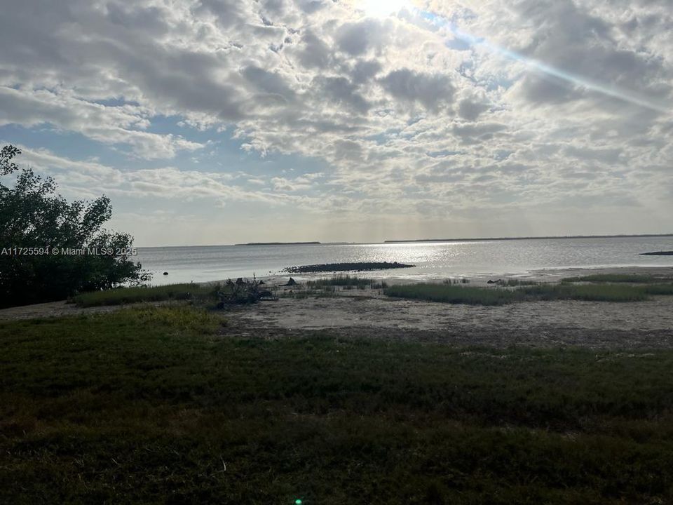 待售: $22,000 (0.09 acres)