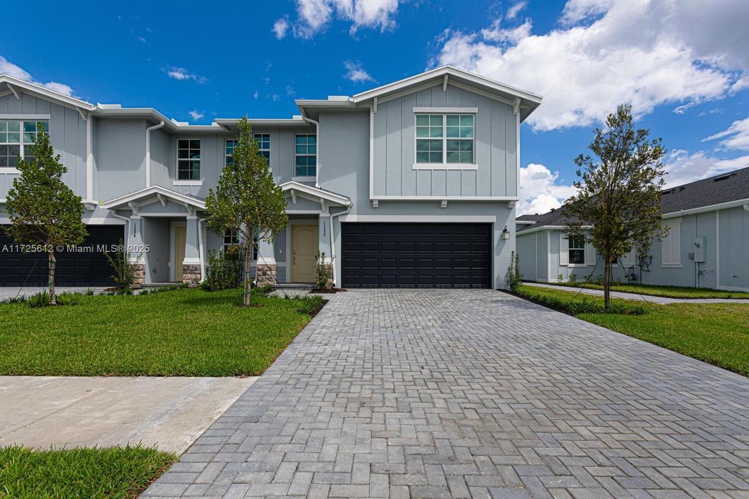 Недавно арендовано: $3,800 (4 спален, 3 ванн, 0 Квадратных фут)