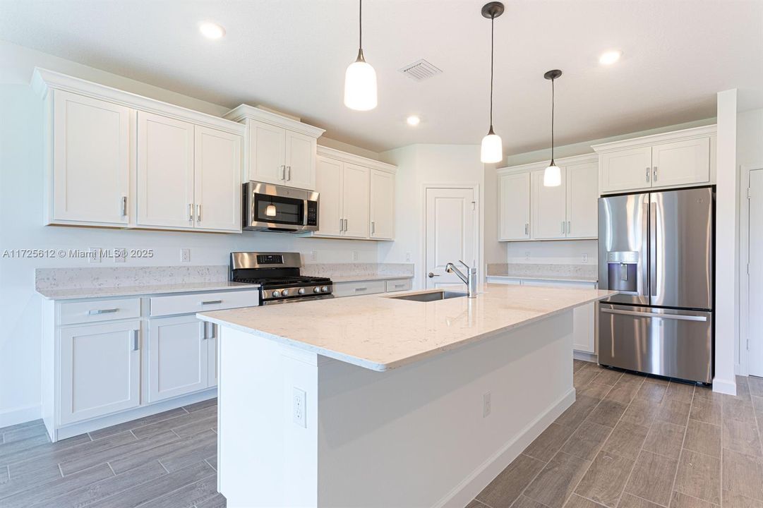 Недавно арендовано: $3,800 (4 спален, 3 ванн, 0 Квадратных фут)