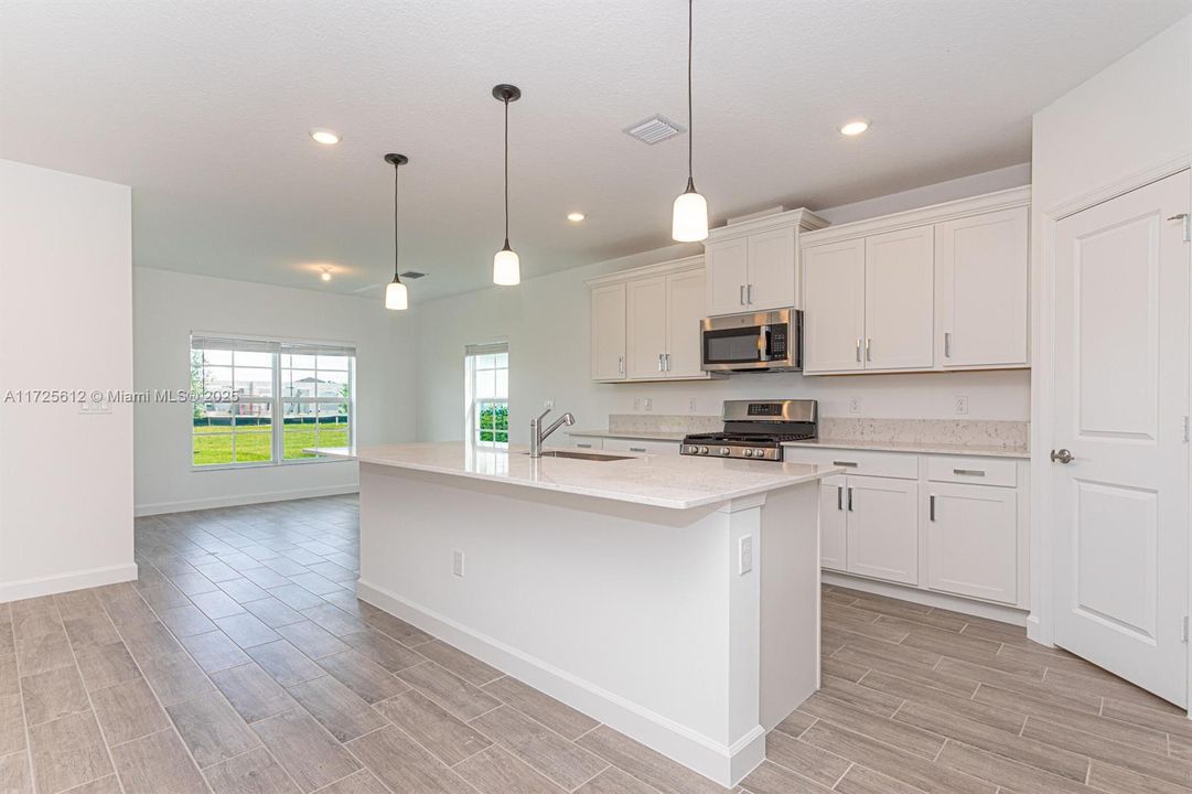 Недавно арендовано: $3,800 (4 спален, 3 ванн, 0 Квадратных фут)