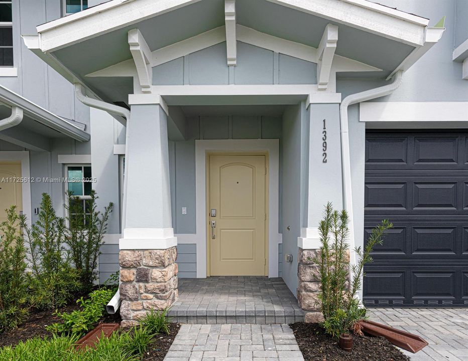 Недавно арендовано: $3,800 (4 спален, 3 ванн, 0 Квадратных фут)