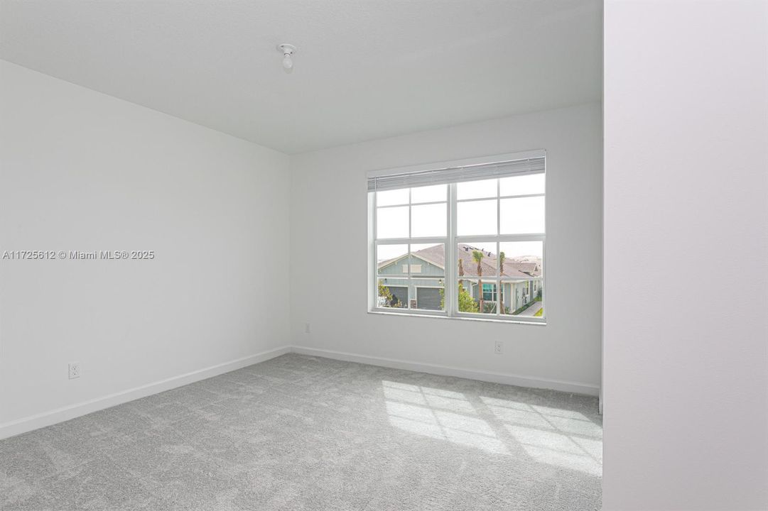 Недавно арендовано: $3,800 (4 спален, 3 ванн, 0 Квадратных фут)