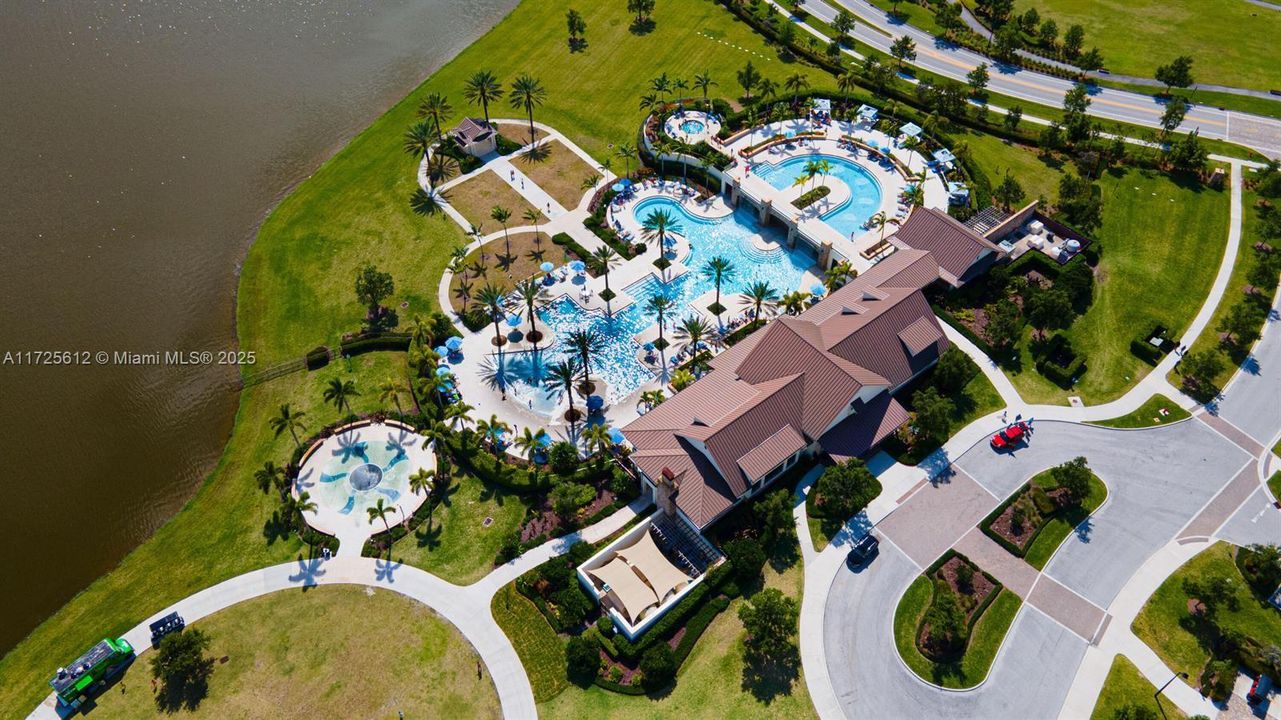 Недавно арендовано: $3,800 (4 спален, 3 ванн, 0 Квадратных фут)