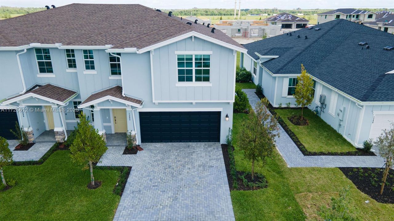 Недавно арендовано: $3,800 (4 спален, 3 ванн, 0 Квадратных фут)