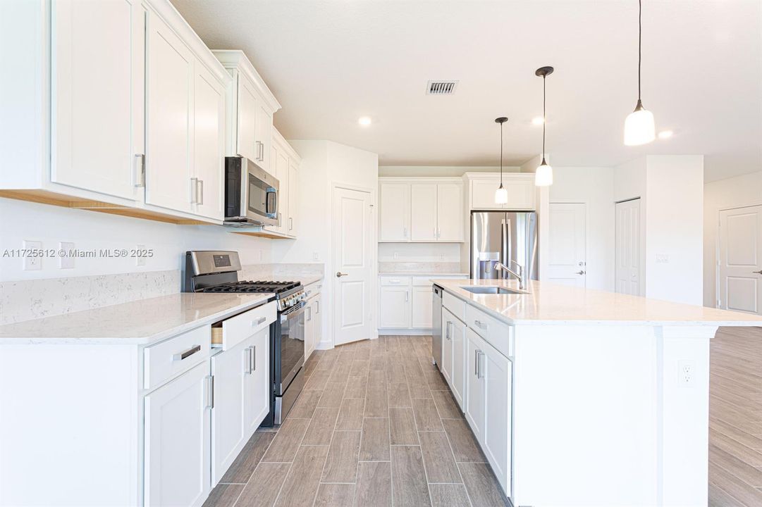 Недавно арендовано: $3,800 (4 спален, 3 ванн, 0 Квадратных фут)