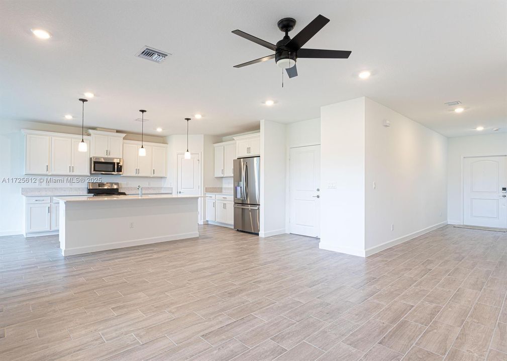 Недавно арендовано: $3,800 (4 спален, 3 ванн, 0 Квадратных фут)