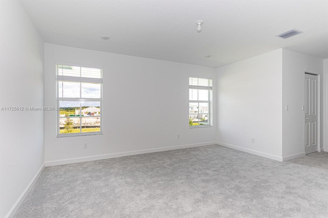 Недавно арендовано: $3,800 (4 спален, 3 ванн, 0 Квадратных фут)