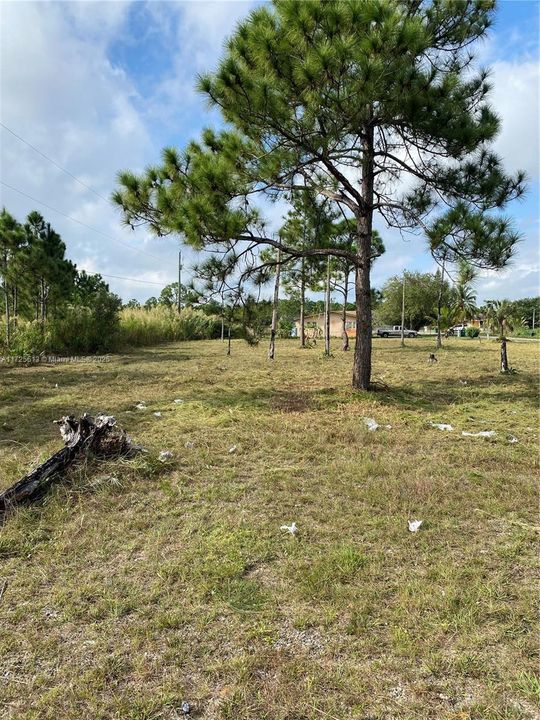 На продажу: $200,000 (0.26 acres)