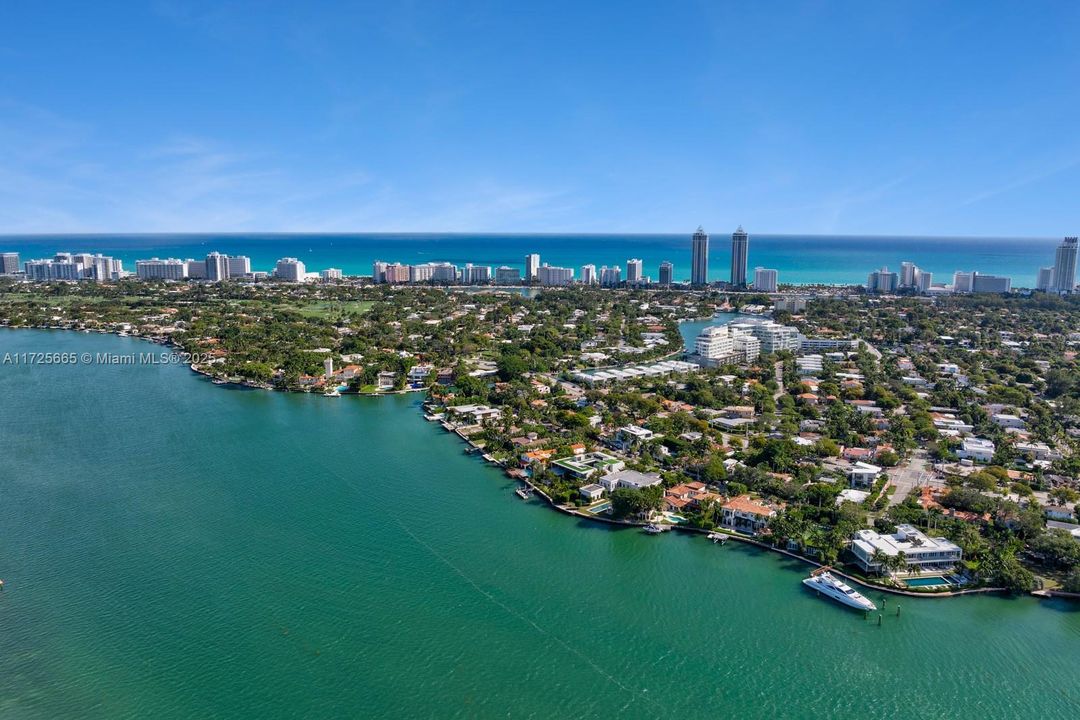 Recently Sold: $24,700,000 (7 beds, 6 baths, 7760 Square Feet)