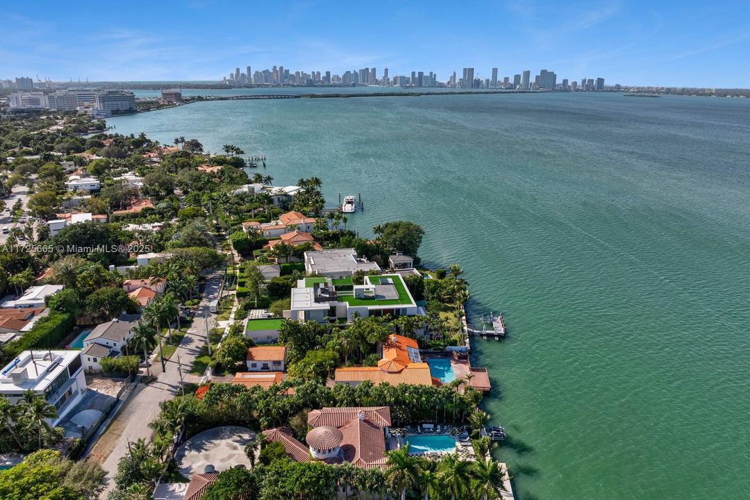 Recently Sold: $24,700,000 (7 beds, 6 baths, 7760 Square Feet)