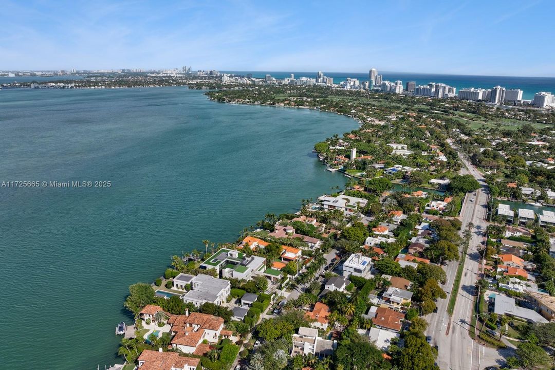 Recently Sold: $24,700,000 (7 beds, 6 baths, 7760 Square Feet)