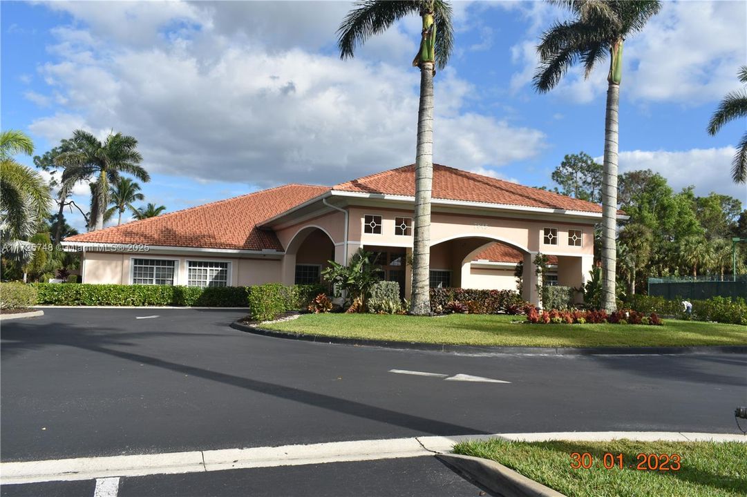 Недавно продано: $650,000 (3 спален, 2 ванн, 2050 Квадратных фут)