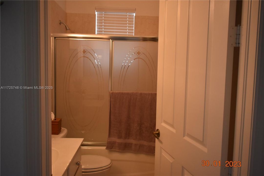 Недавно продано: $650,000 (3 спален, 2 ванн, 2050 Квадратных фут)