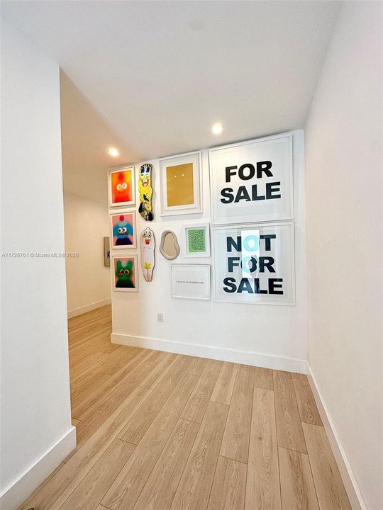 Recently Sold: $4,095,000 (3 beds, 3 baths, 2402 Square Feet)