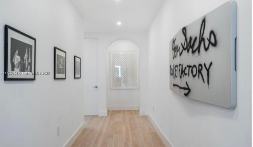 Recently Sold: $4,095,000 (3 beds, 3 baths, 2402 Square Feet)