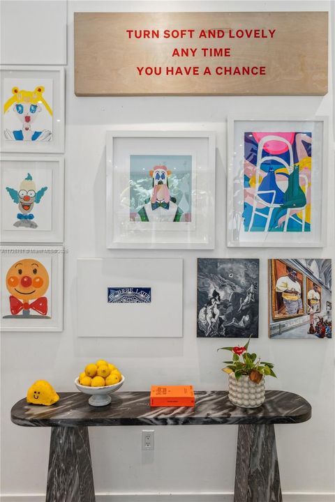 Recently Sold: $4,095,000 (3 beds, 3 baths, 2402 Square Feet)