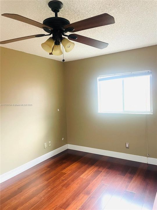 Recientemente alquilado: $1,100 (1 camas, 1 baños, 1309 Pies cuadrados)