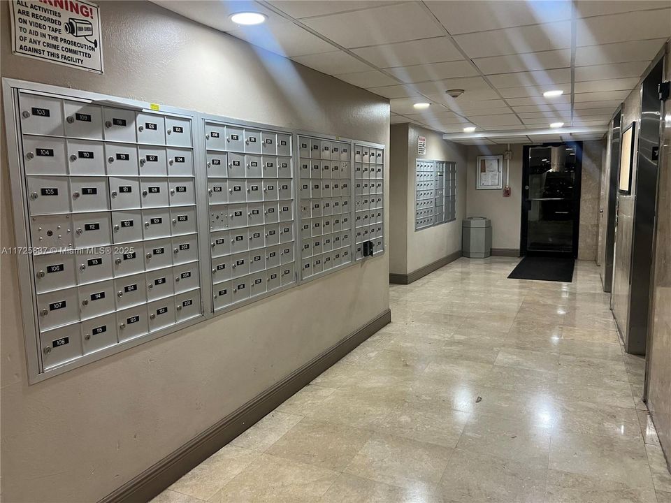 待售: $186,900 (1 贝兹, 1 浴室, 673 平方英尺)
