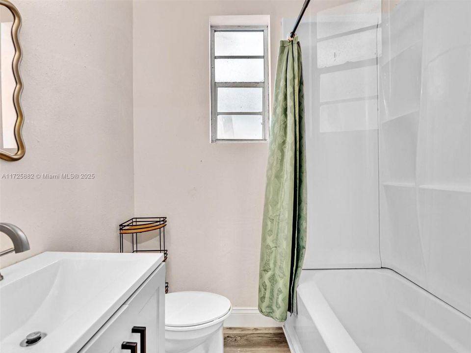 最近售出: $225,000 (1 贝兹, 1 浴室, 460 平方英尺)