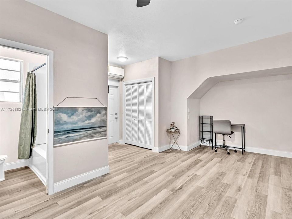 最近售出: $225,000 (1 贝兹, 1 浴室, 460 平方英尺)