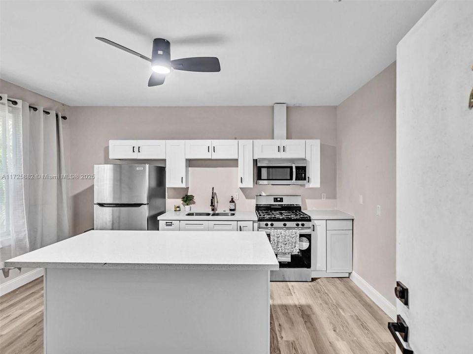 最近售出: $225,000 (1 贝兹, 1 浴室, 460 平方英尺)