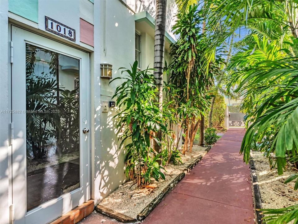 最近售出: $225,000 (1 贝兹, 1 浴室, 460 平方英尺)