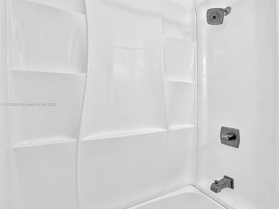 最近售出: $225,000 (1 贝兹, 1 浴室, 460 平方英尺)