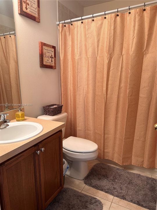 Недавно продано: $264,900 (2 спален, 2 ванн, 1280 Квадратных фут)