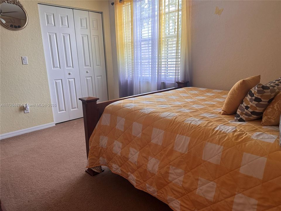 Недавно продано: $264,900 (2 спален, 2 ванн, 1280 Квадратных фут)