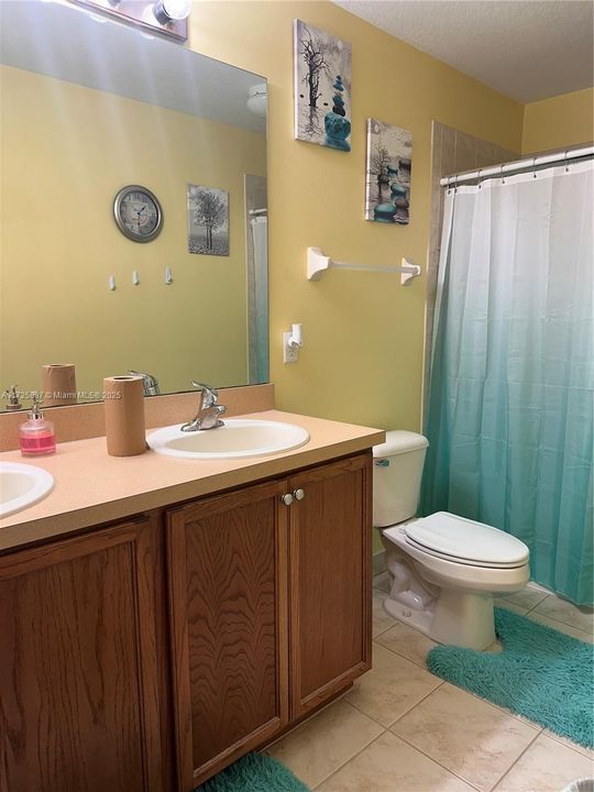 Недавно продано: $264,900 (2 спален, 2 ванн, 1280 Квадратных фут)