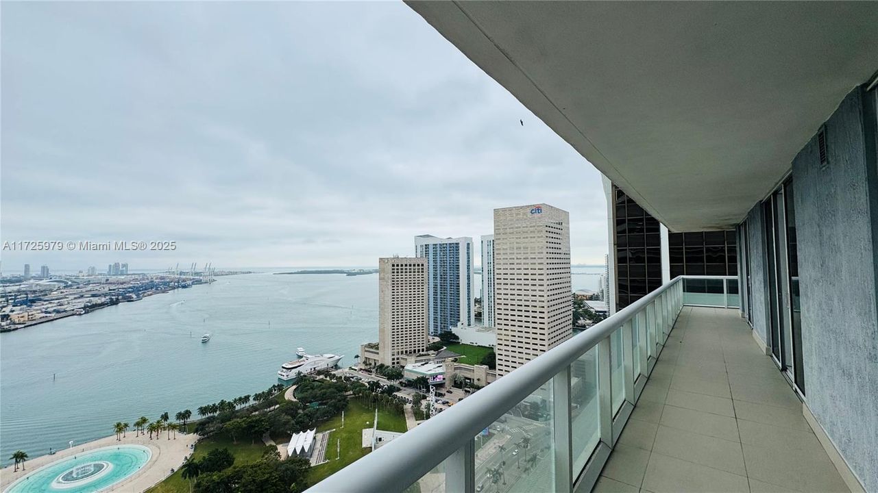 For Sale: $1,050,000 (3 beds, 2 baths, 1789 Square Feet)