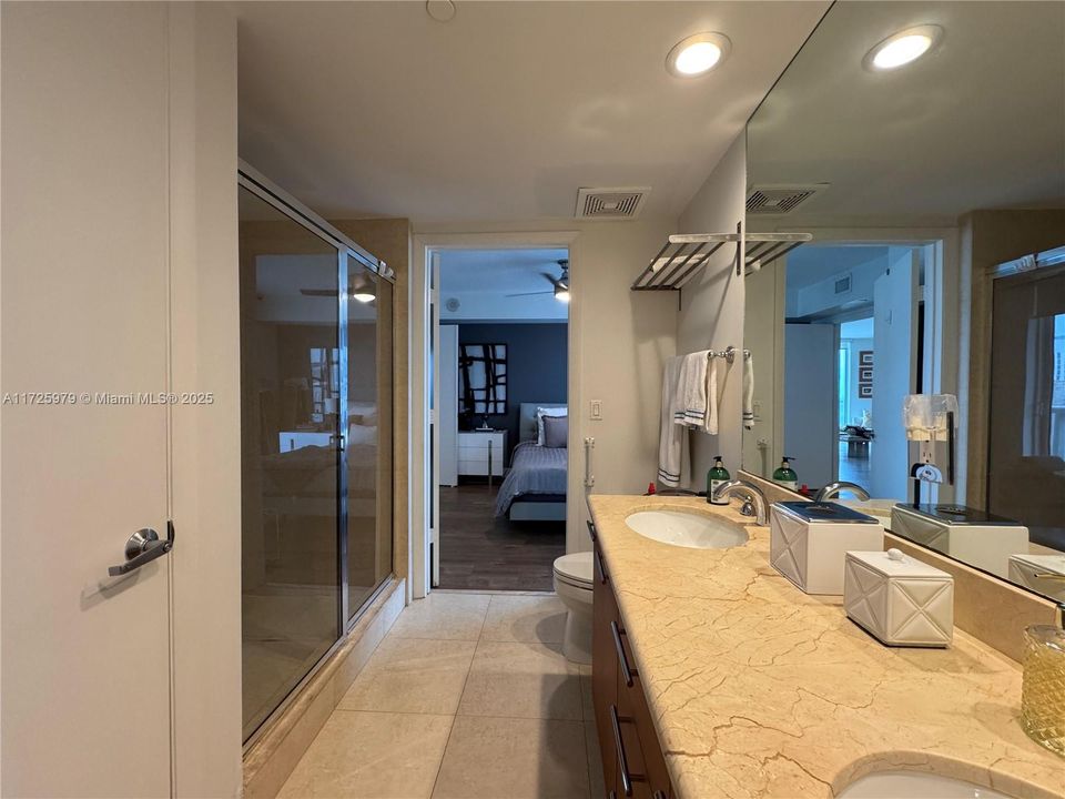 For Sale: $1,050,000 (3 beds, 2 baths, 1789 Square Feet)