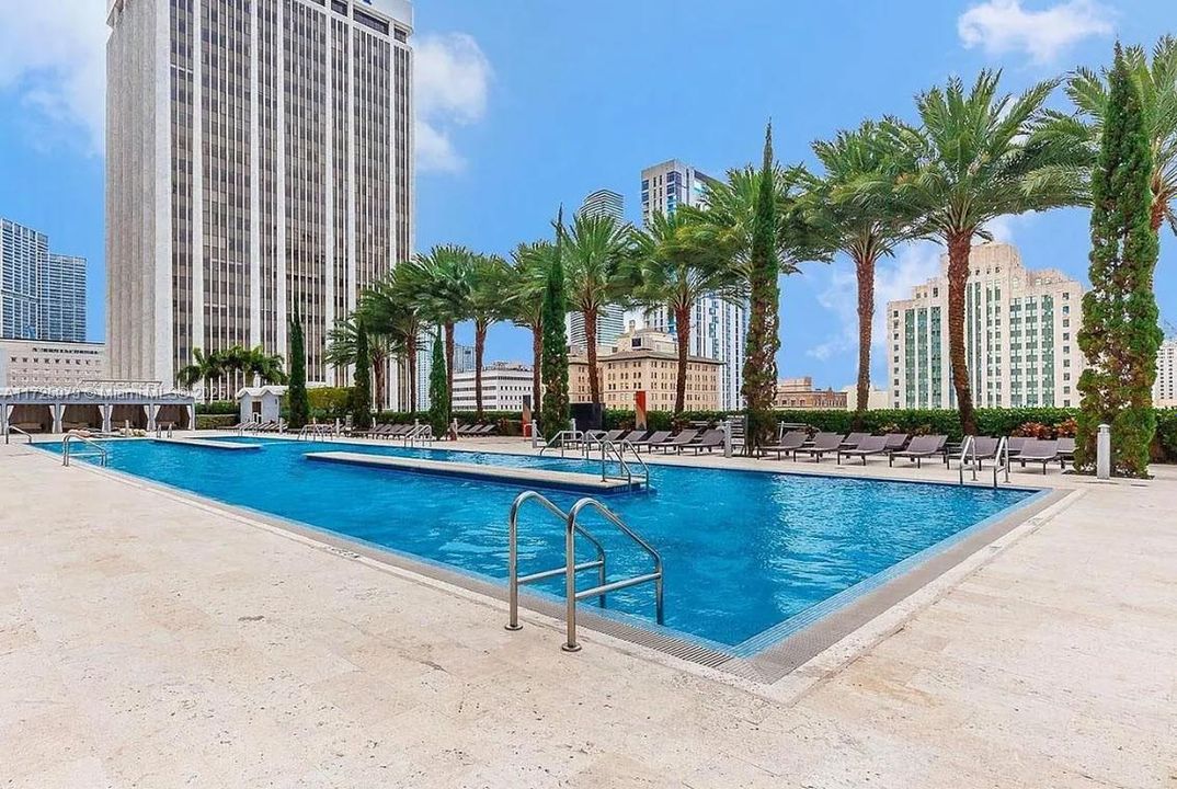 For Sale: $1,050,000 (3 beds, 2 baths, 1789 Square Feet)