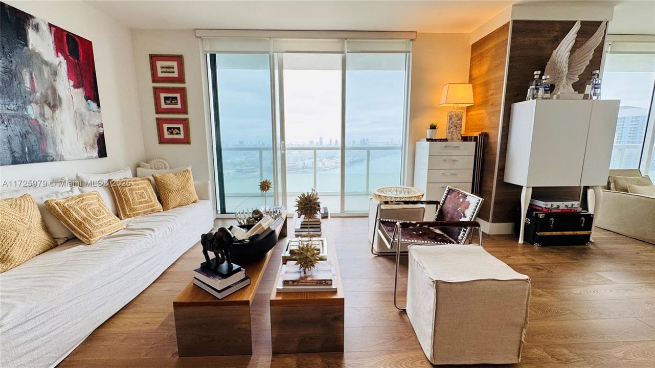 For Sale: $1,050,000 (3 beds, 2 baths, 1789 Square Feet)