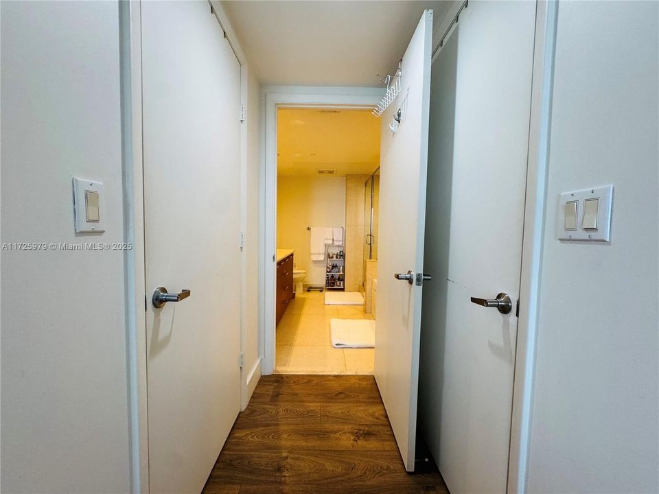 For Sale: $1,050,000 (3 beds, 2 baths, 1789 Square Feet)