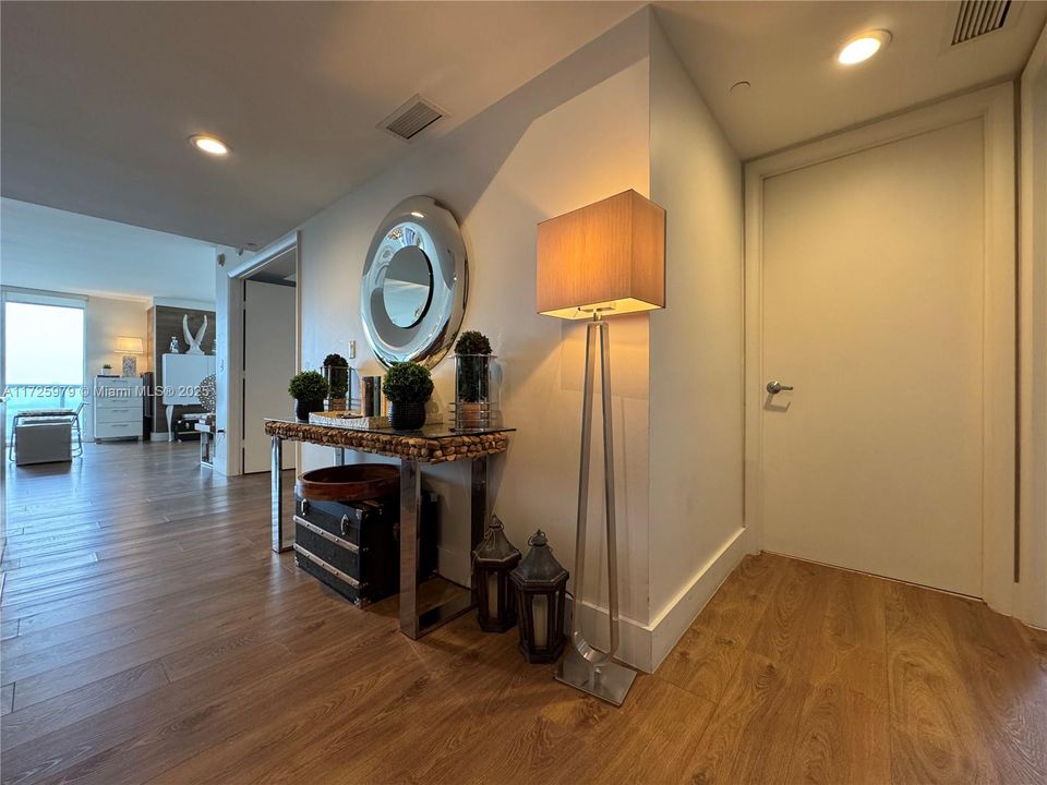 For Sale: $1,050,000 (3 beds, 2 baths, 1789 Square Feet)