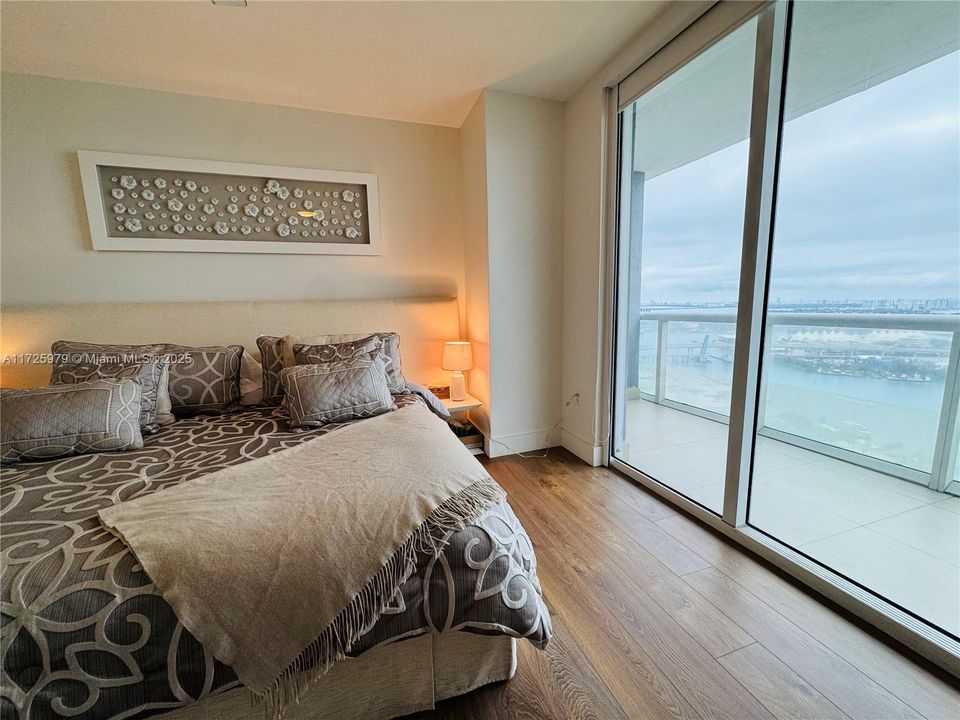 For Sale: $1,050,000 (3 beds, 2 baths, 1789 Square Feet)