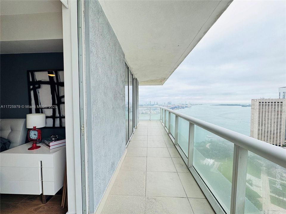 For Sale: $1,050,000 (3 beds, 2 baths, 1789 Square Feet)