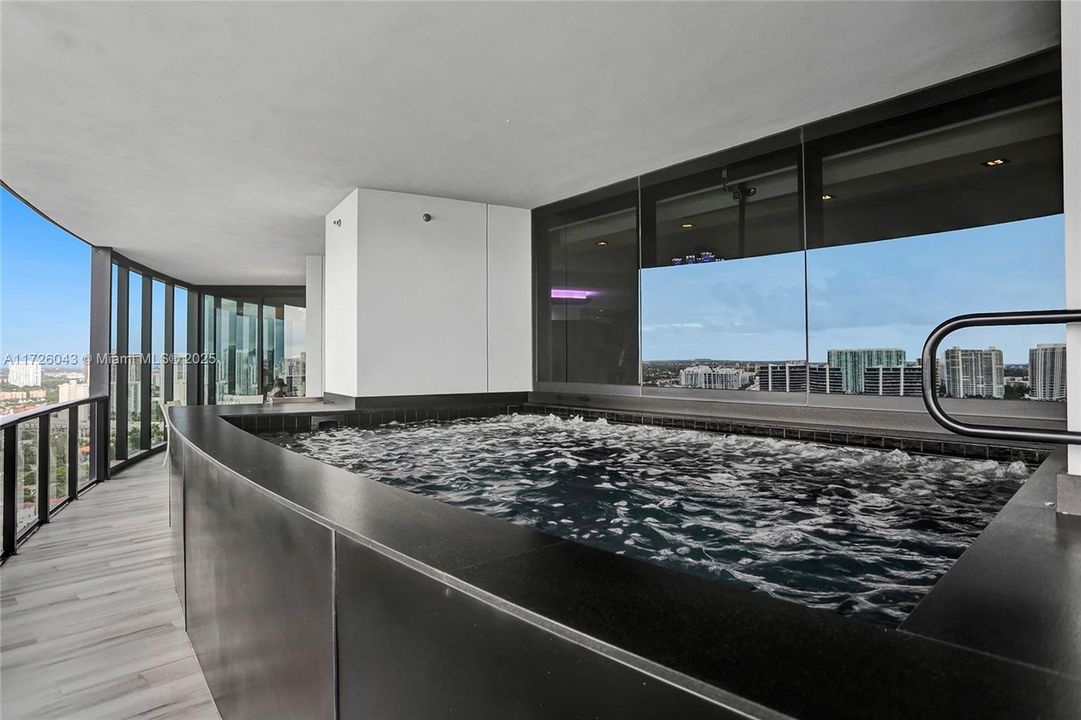 En Venta: $4,850,000 (4 camas, 4 baños, 3171 Pies cuadrados)