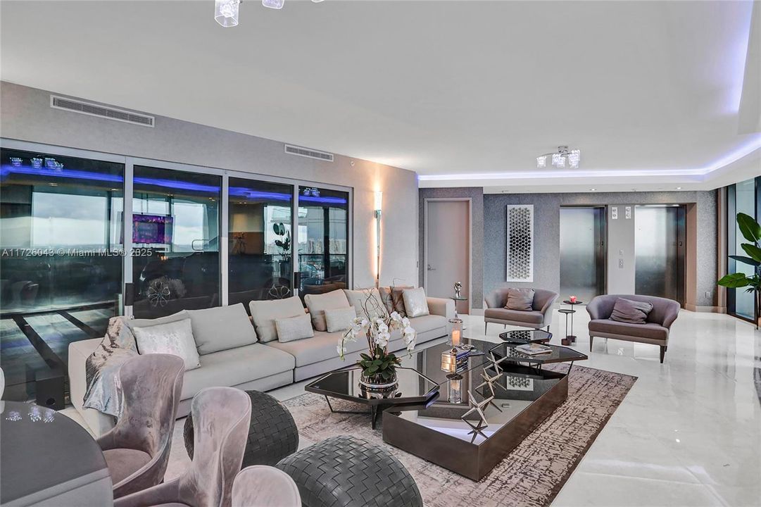 En Venta: $4,850,000 (4 camas, 4 baños, 3171 Pies cuadrados)