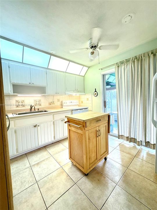 Недавно арендовано: $1,550 (2 спален, 2 ванн, 1131 Квадратных фут)