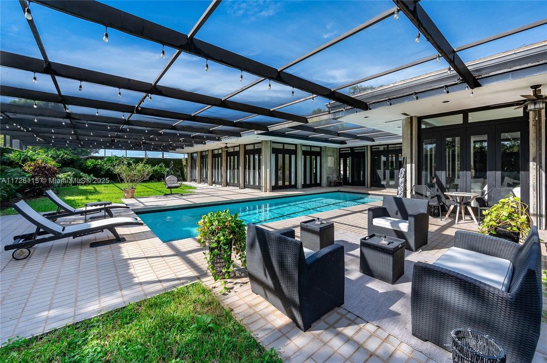 Recently Sold: $1,650,000 (4 beds, 4 baths, 2735 Square Feet)