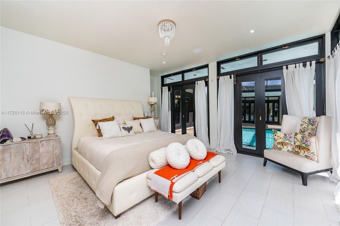 Recently Sold: $1,650,000 (4 beds, 4 baths, 2735 Square Feet)