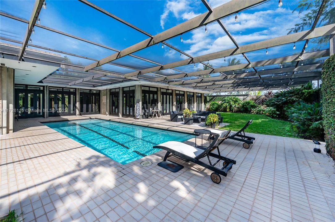 Recently Sold: $1,650,000 (4 beds, 4 baths, 2735 Square Feet)