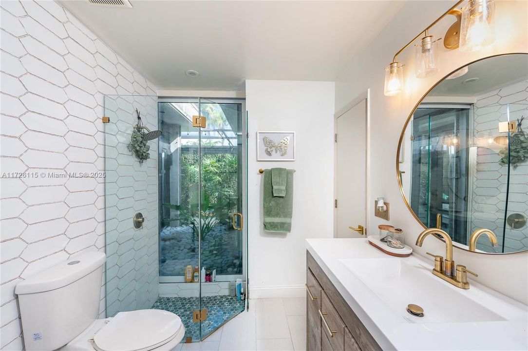 Recently Sold: $1,650,000 (4 beds, 4 baths, 2735 Square Feet)