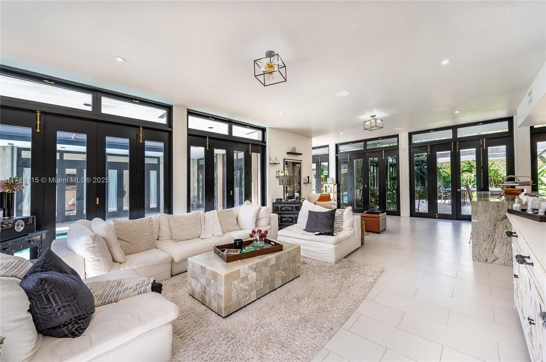 Recently Sold: $1,650,000 (4 beds, 4 baths, 2735 Square Feet)