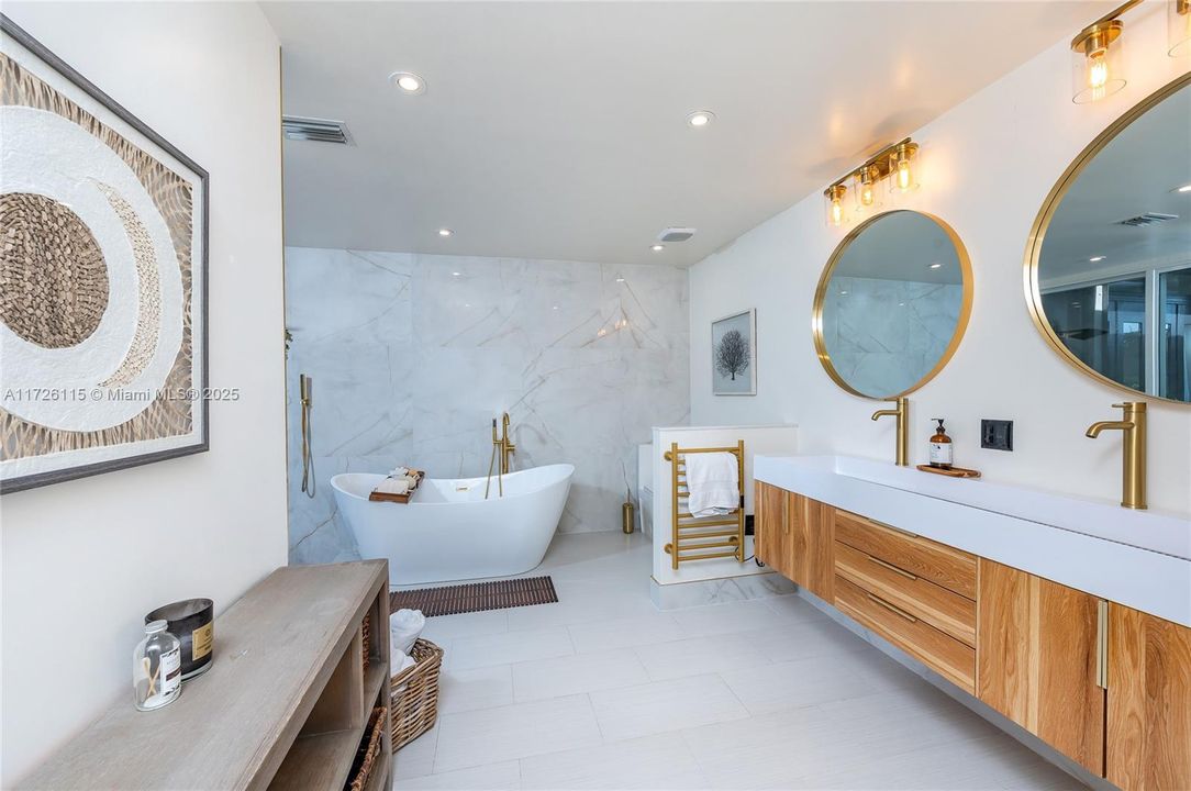 Recently Sold: $1,650,000 (4 beds, 4 baths, 2735 Square Feet)