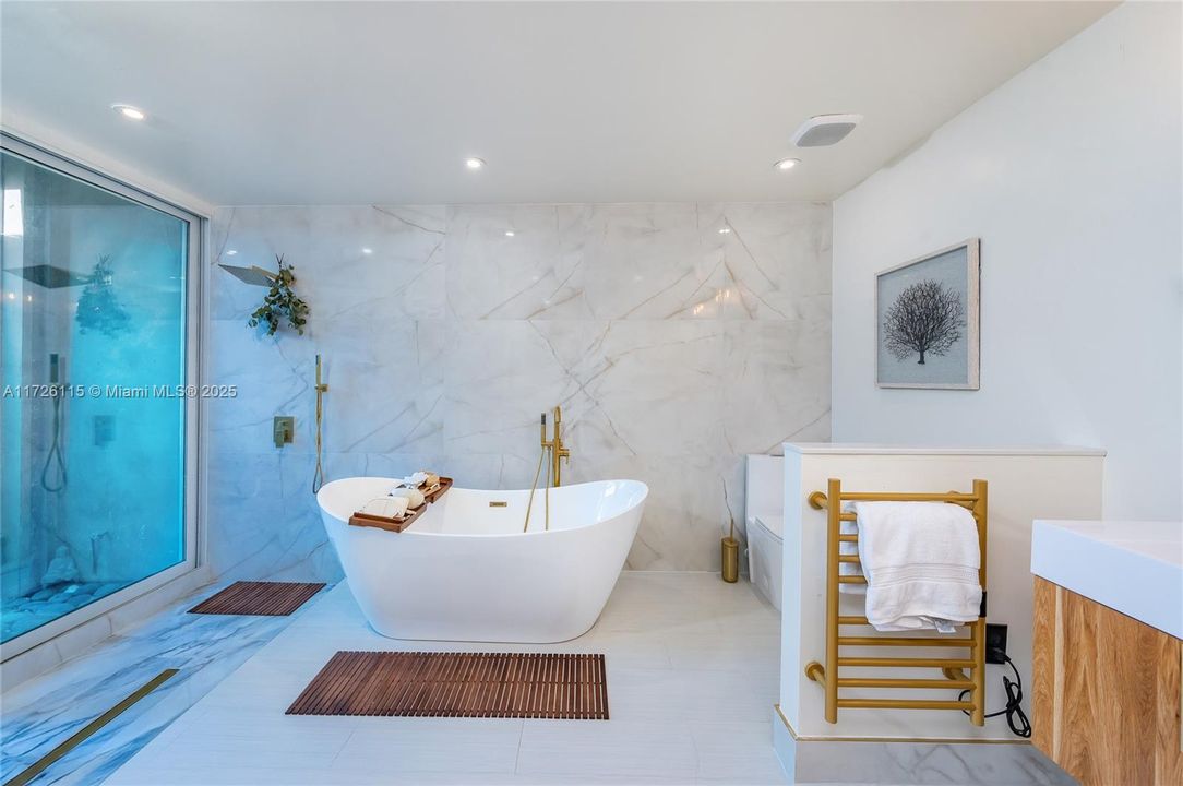 Recently Sold: $1,650,000 (4 beds, 4 baths, 2735 Square Feet)